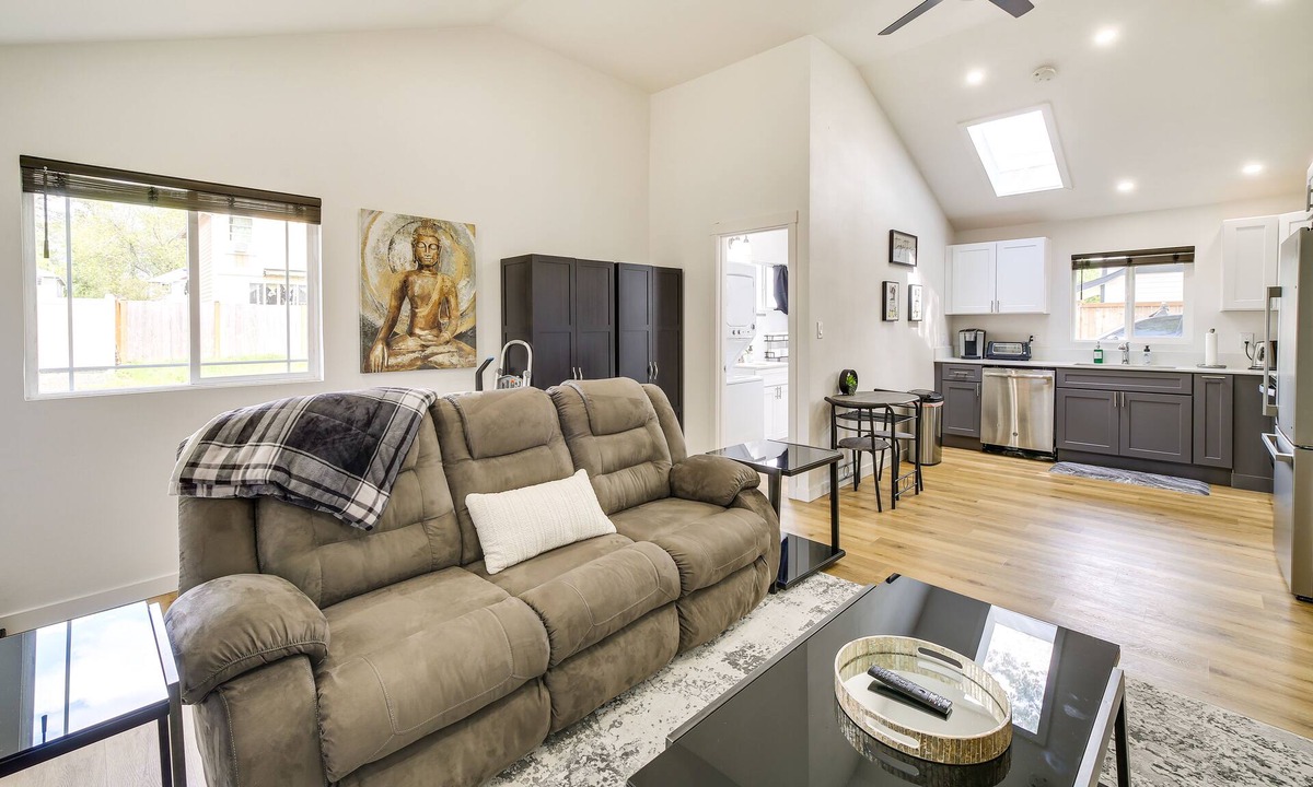 Pacific House | Modern Pacific Vacation Rental: 5 Mi to Lake Tapps
