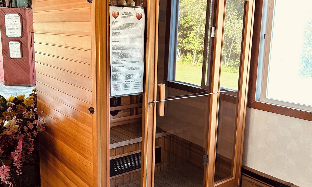 Bryant Pond Hotel | Mollyockett Motel & Swim Spa