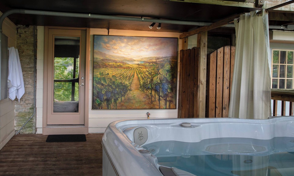 Eureka Springs Historic District Condo | NAPA Suite Hot Tub Downtown Original Art