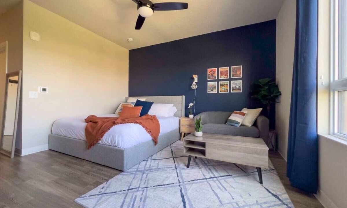 Boise Apartment | Navy Nights & Scenic Feels | Sleek Studio Stay