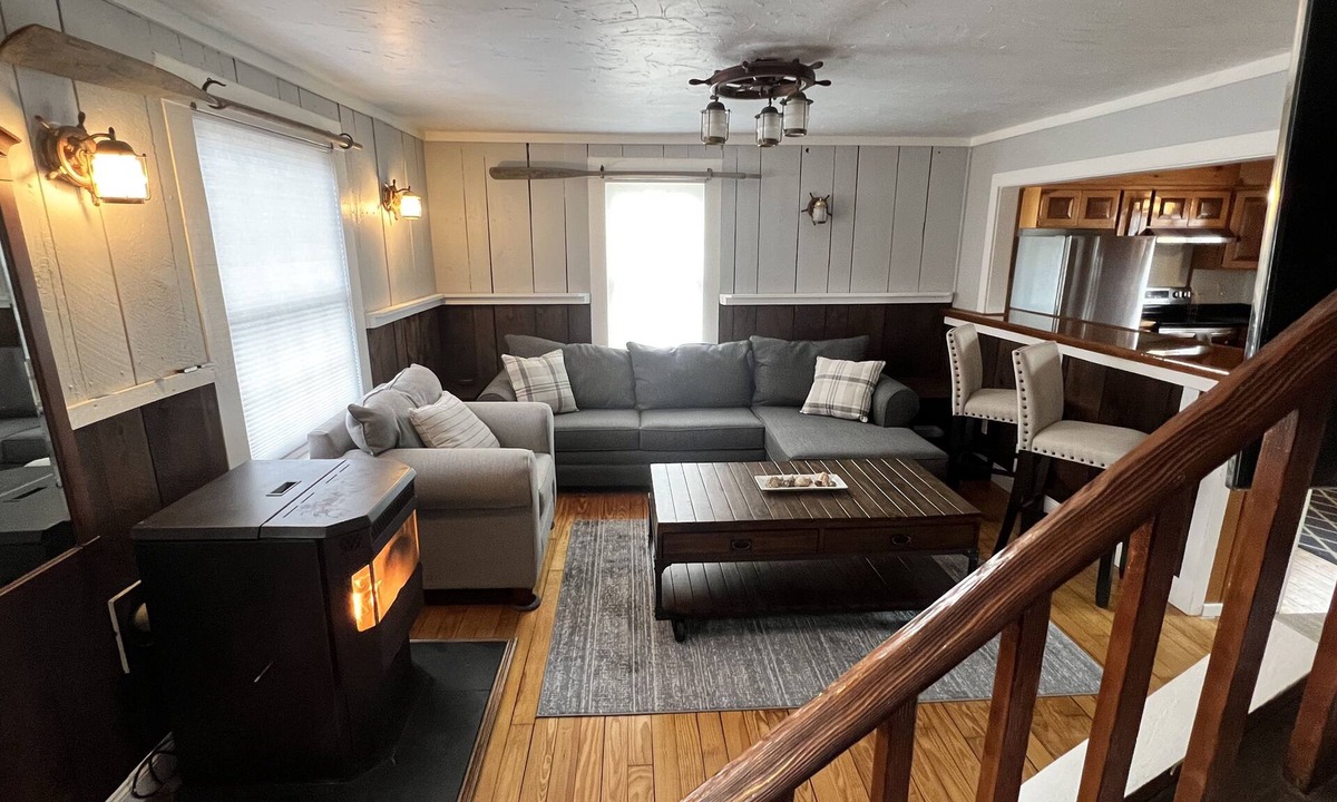 Old Orchard Beach House | Near Beachs, Bars & Restaurants with two 24-hour Beach Parking Passes Included!
