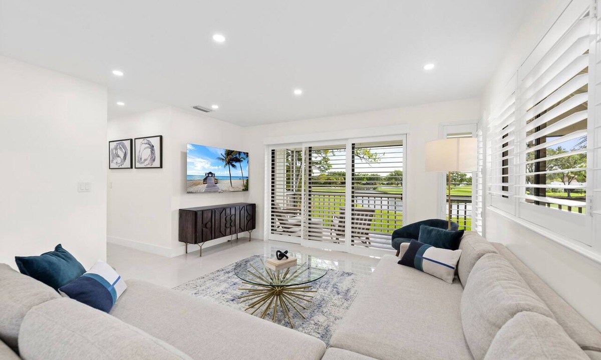 Palm Beach Gardens Condo | New PGA Home on Golf Course by Guaranteed Rental™