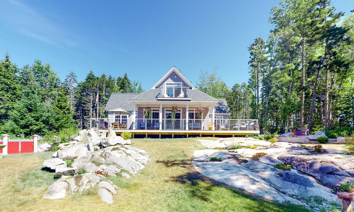 Spruce Head House | Newly-constructed, bayfront retreat with fast WiFi, firepit, & private beach