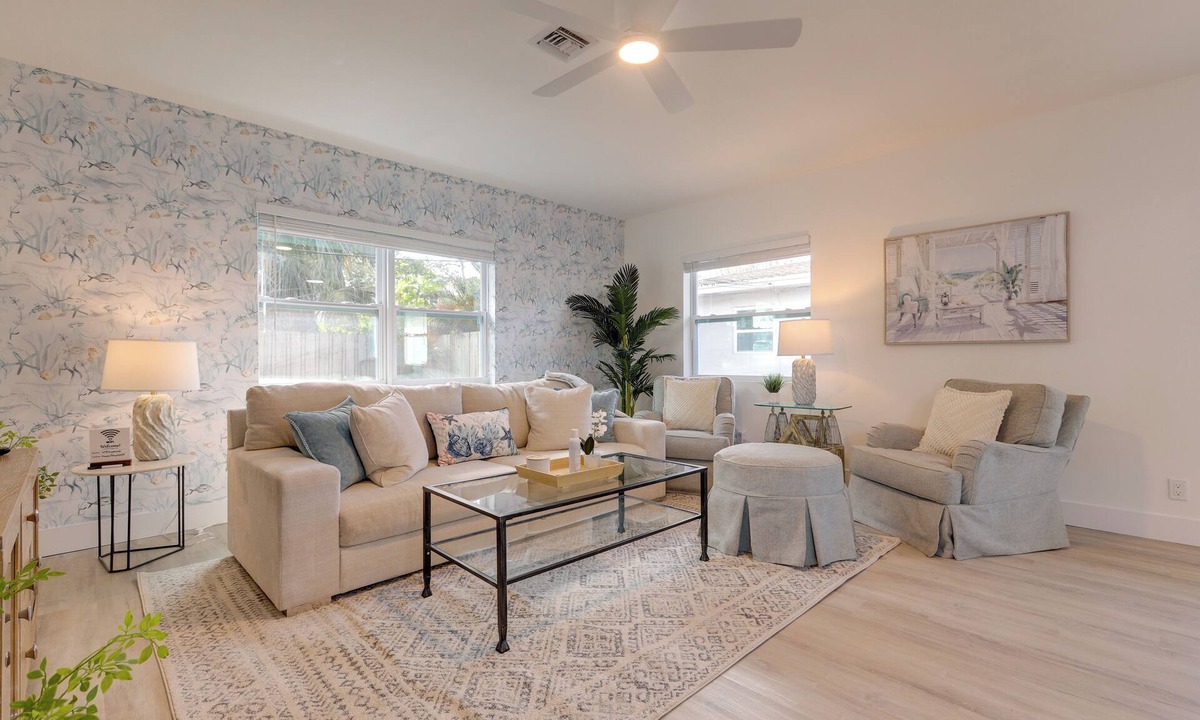 Florida North Atlantic Coast House | North Palm Beach Oasis w/Hot Tub - 2 Mi to Ocean!