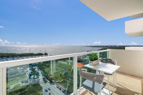 Coconut Grove House | Ocean View Balcony steps from Restaurants, Peacock Park & Marina
