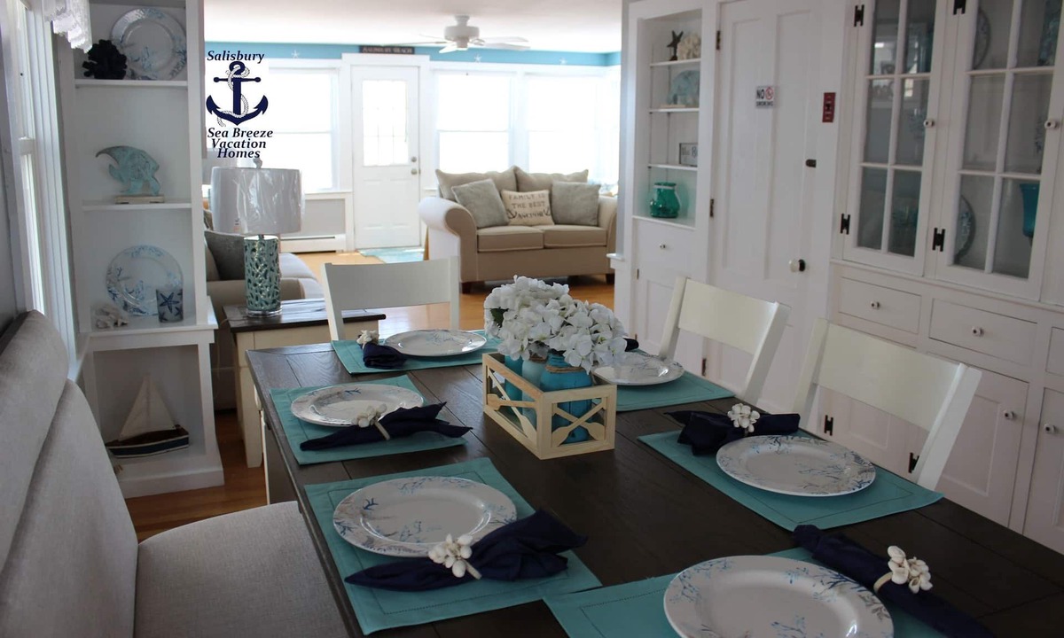Salisbury House | ⚓️Oceanfront 3BR | Beach Access + Ocean Views⚓️