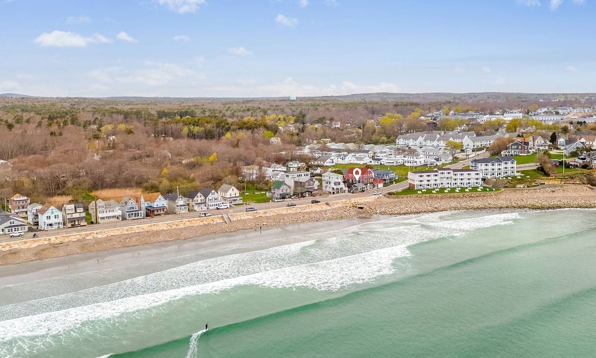 York Beach House | Oceanfront Cottage on Long Sands Beach - Sleeps 4