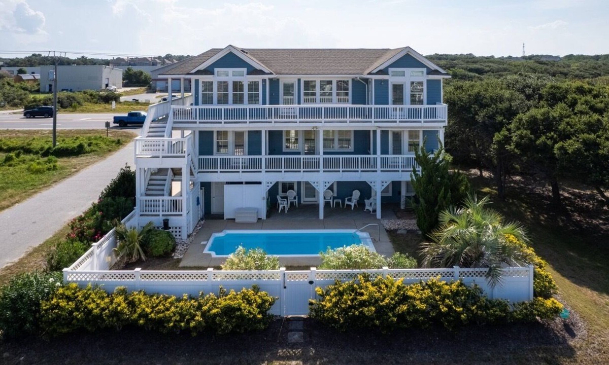 Sea Scape House | Oceanside, Pool, Walk to Beach! Pet Friendly!