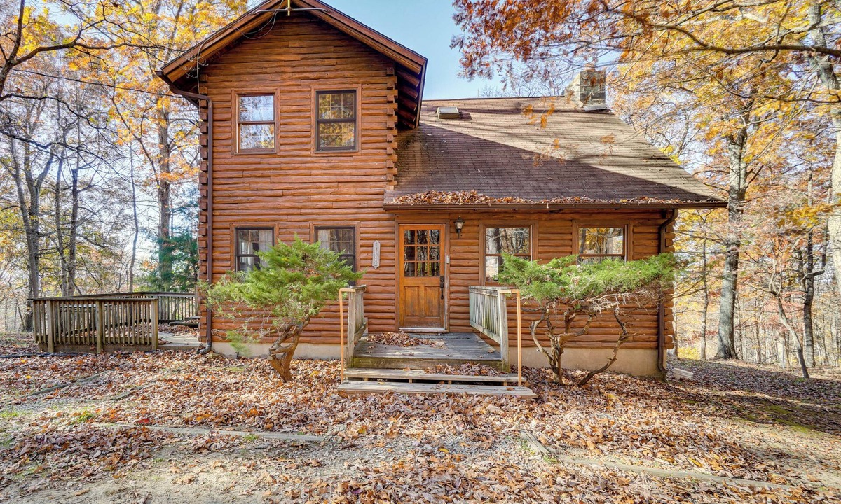 Kabletown Cabin | On-Site Trails, Pond! Rustic Harpers Ferry Cabin