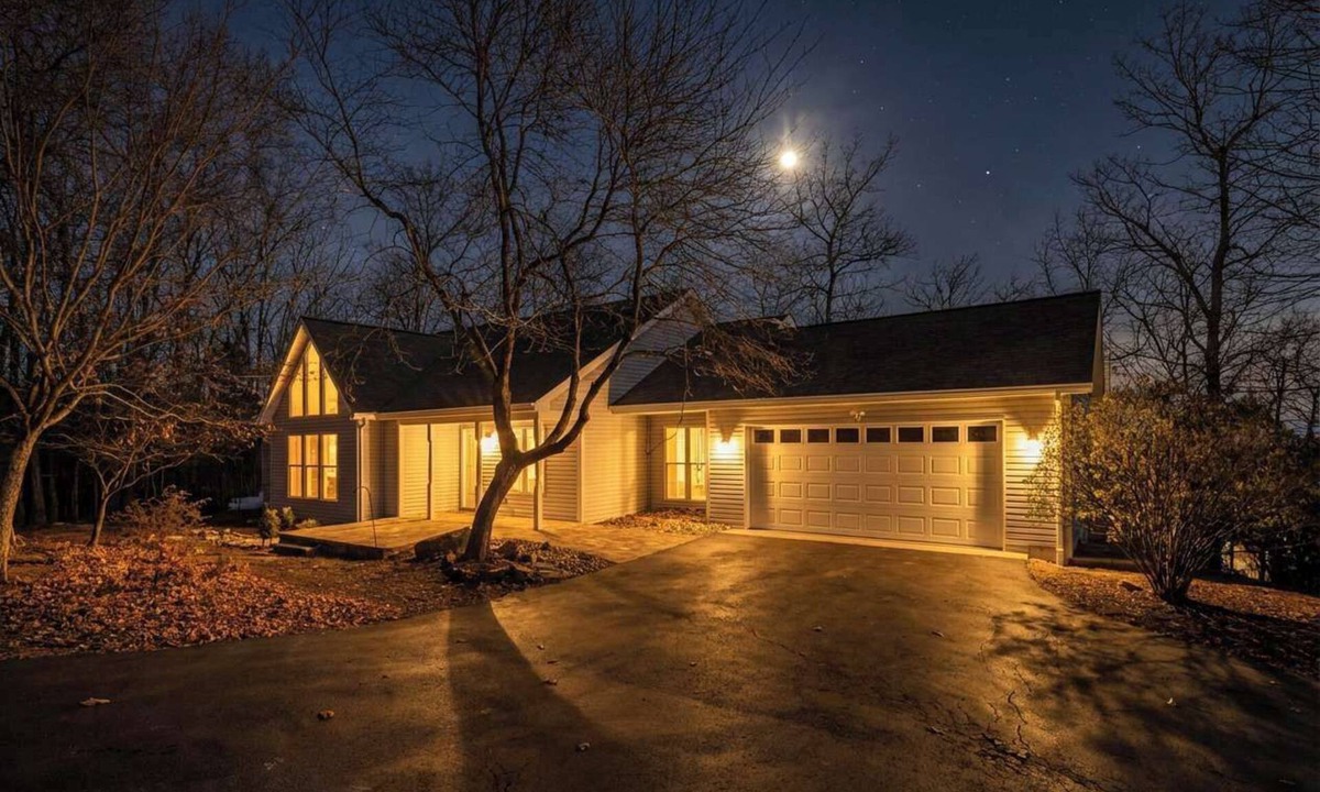 The Woods House | One-level w/FirePit, 2 Living Areas & Resort Amens
