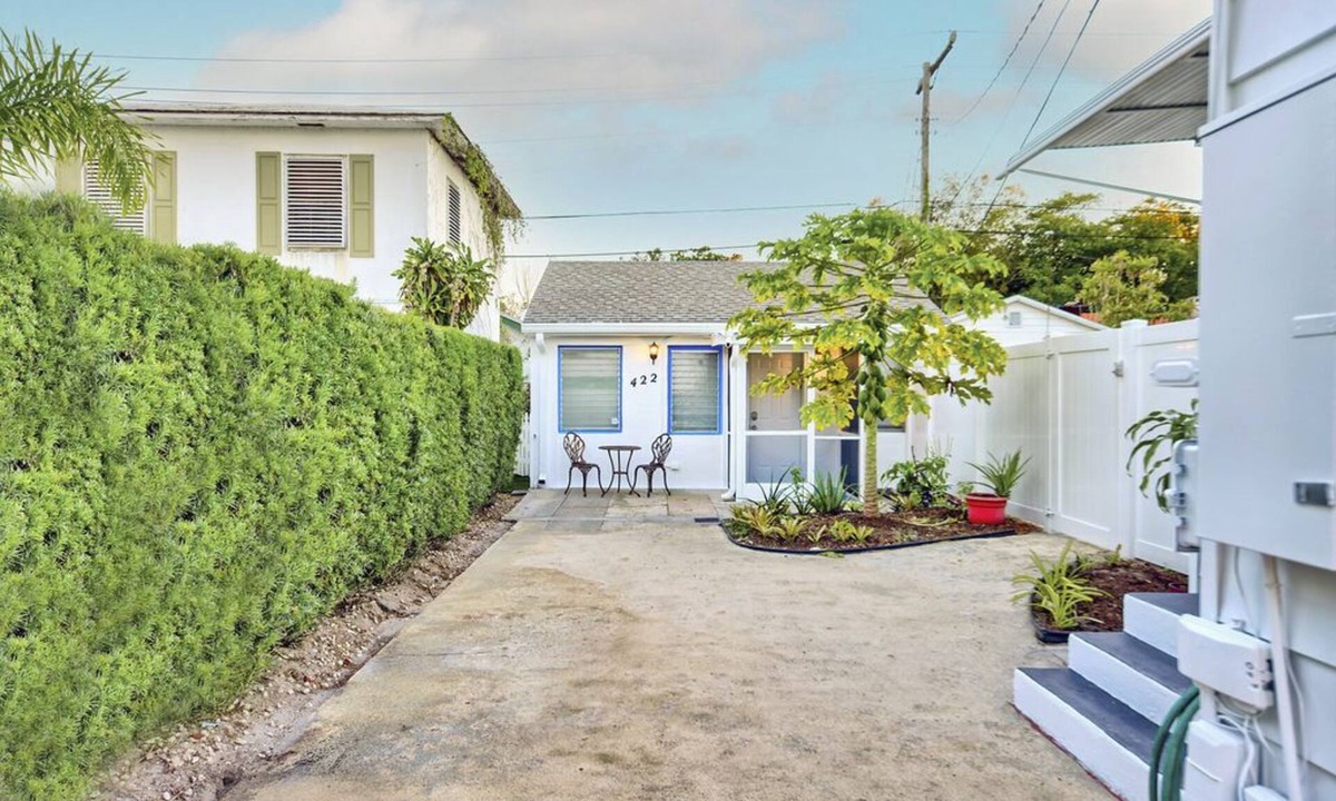 West Palm Beach Cottage | Papaya Cottage - Intercoastal 1 block away