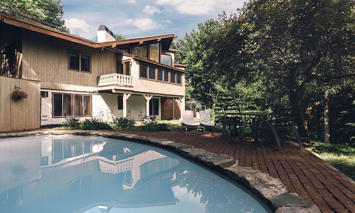 Winhall Ski Chalet | Paradise Vermont, Nature Chalet With Indoor Hot Tub