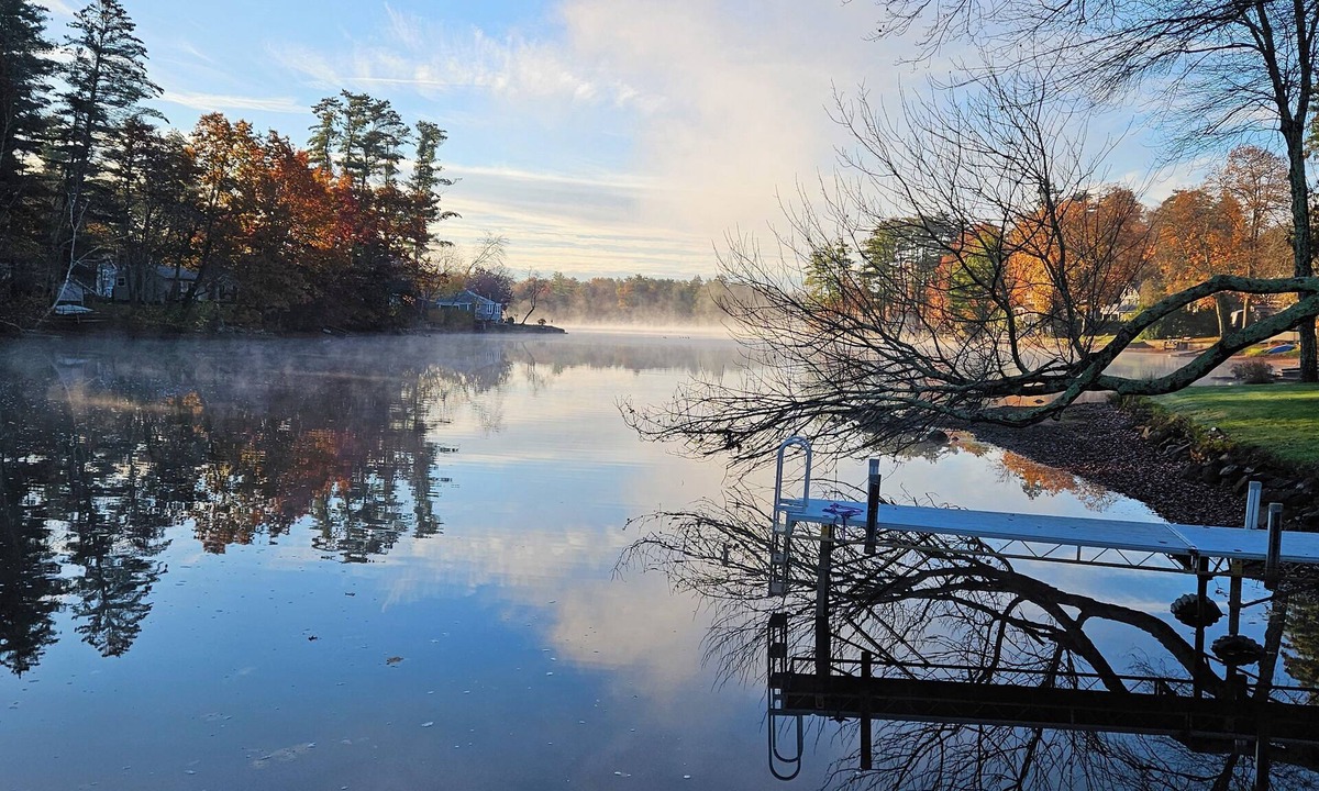 Salem House | Peaceful Lake Front Cottage in Southern NH