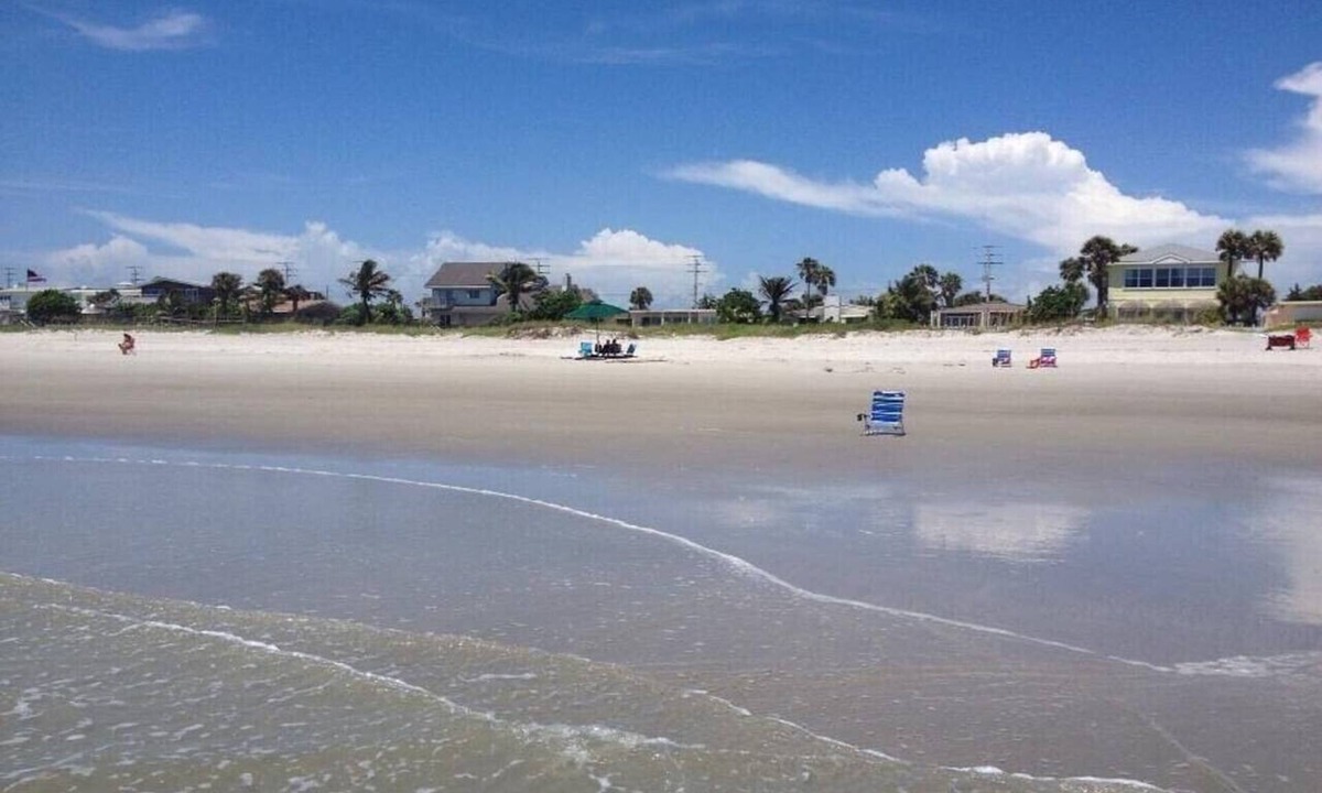 Cocoa Beach Villa | Penguins on the Beach | 2BR Steps to Beach & Downtown w/pool | Unit 4