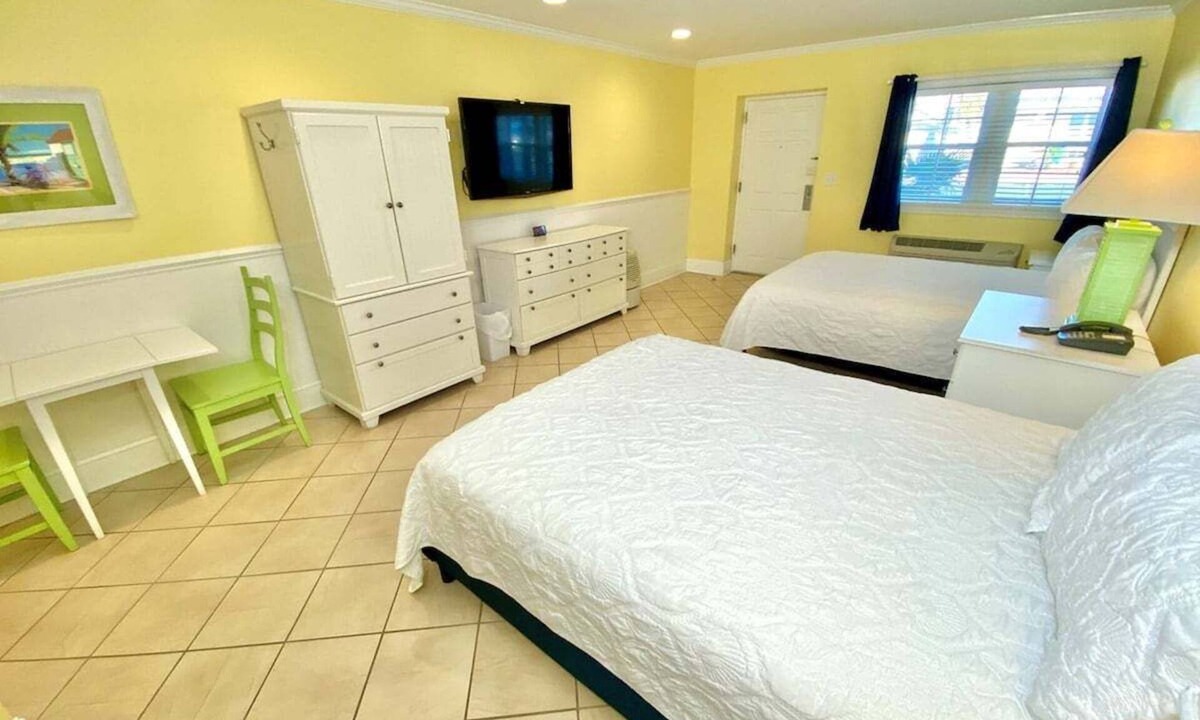 Atlantic Beach Hotel | Pet-friendly, 3 Blocks to Beach, Pool, #103