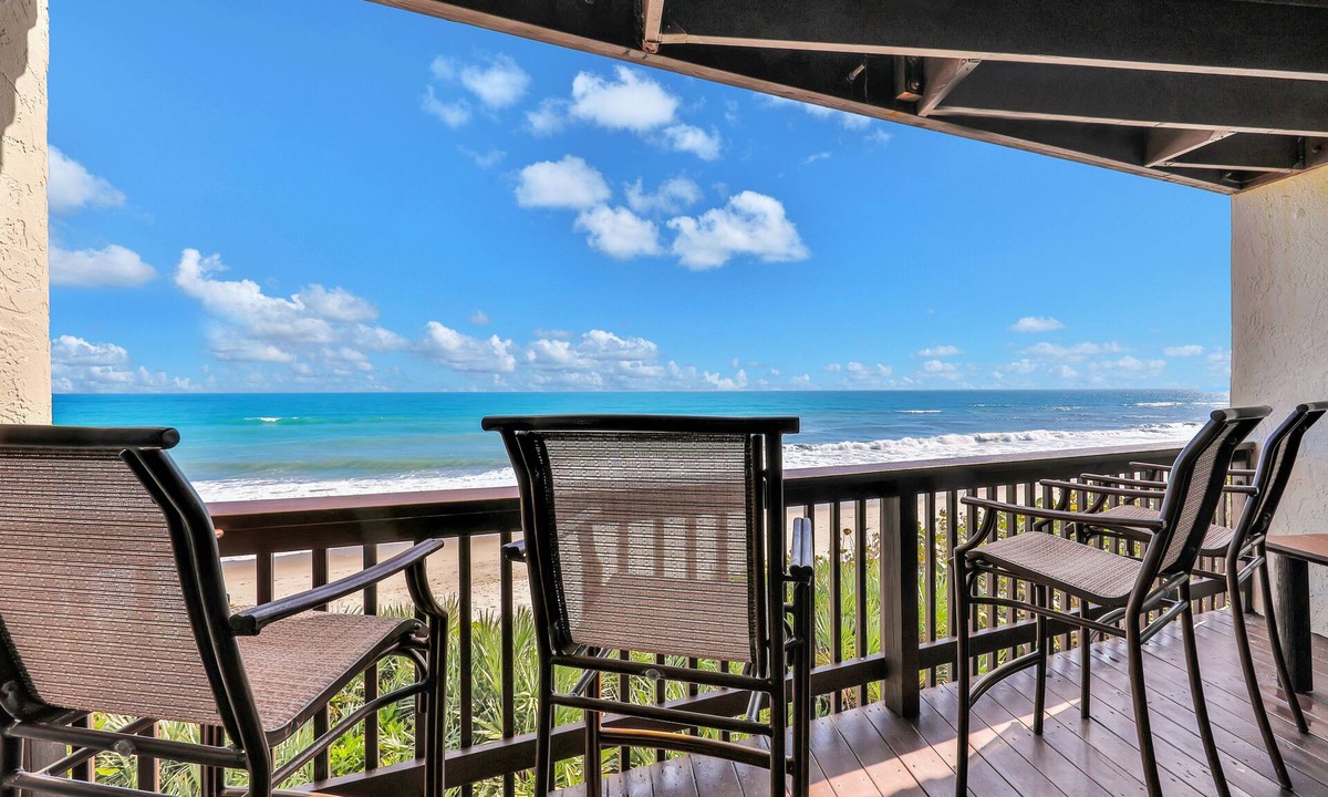 Melbourne Beach House | Pet-Friendly 3-bed 3-bath ocean front townhome with WiFi, fitness room