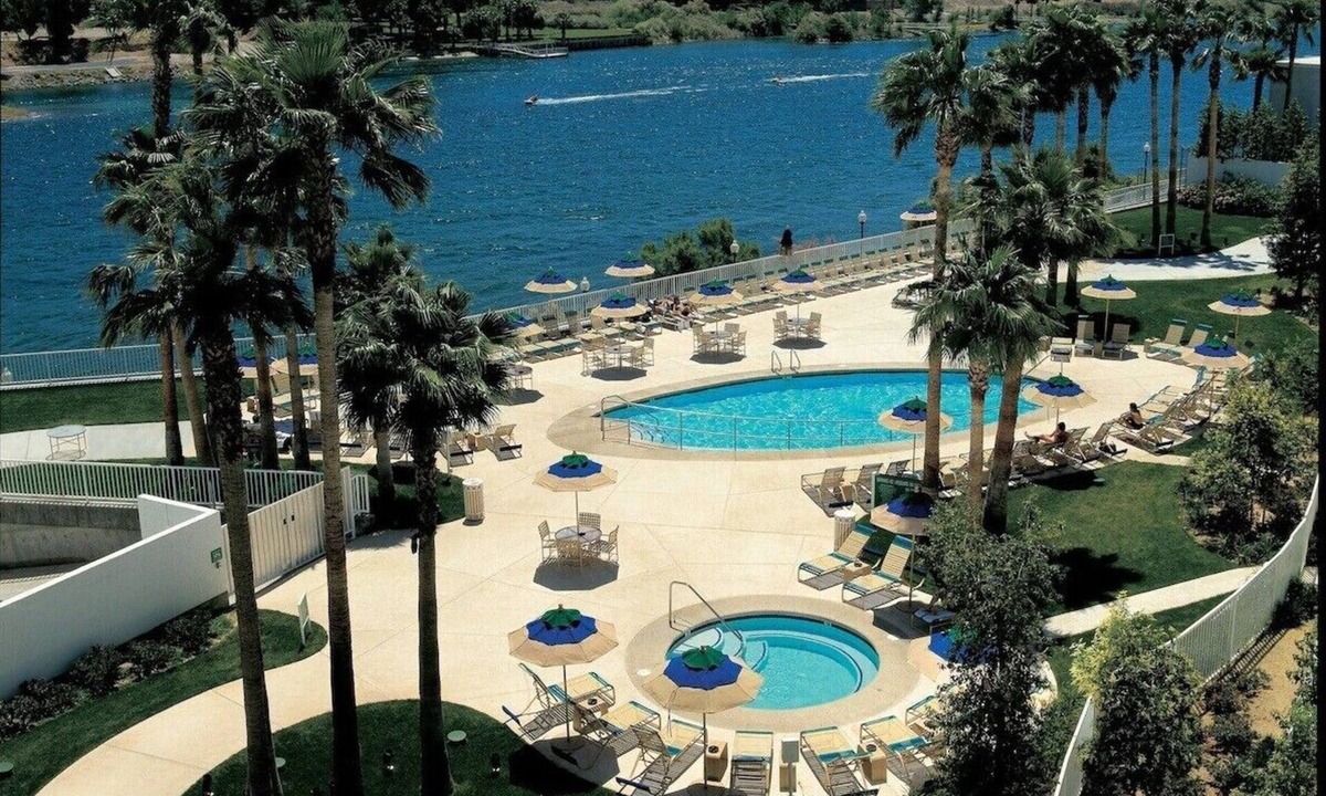 Laughlin House | Pet-Friendly Accommodations! King Bed at Golden Nugget Laughlin! Pool!