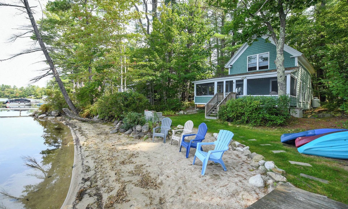 West Poland Cottage | Pet-Friendly Tripp Lake Cottage with Stunning Sunsets