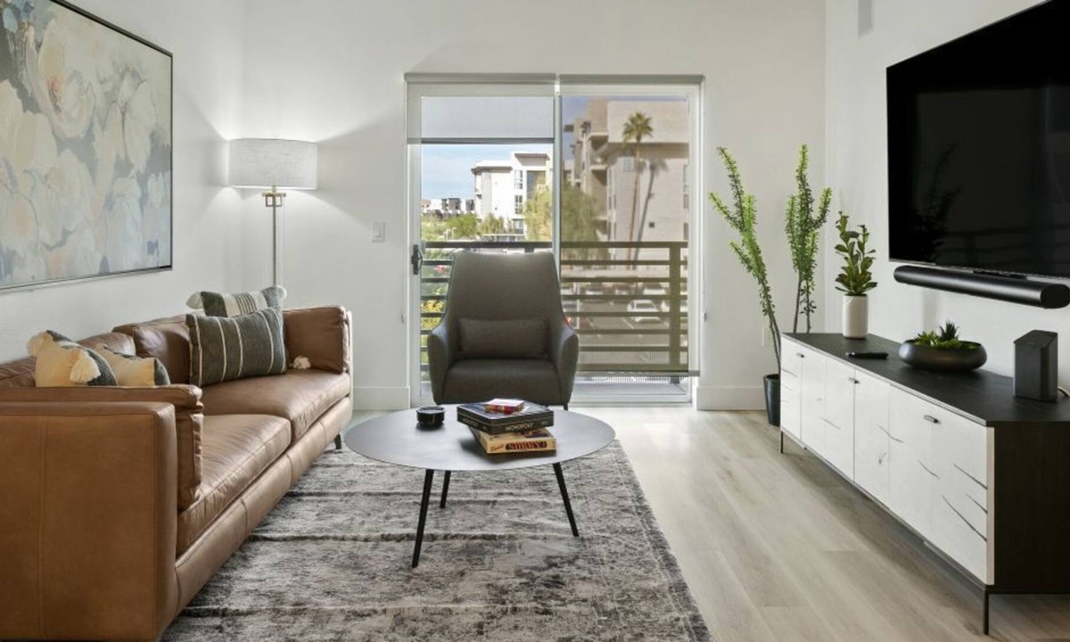 Desert View Village House | Phoenix Spacious 2BR Condo w Pool for Weekend Getaway