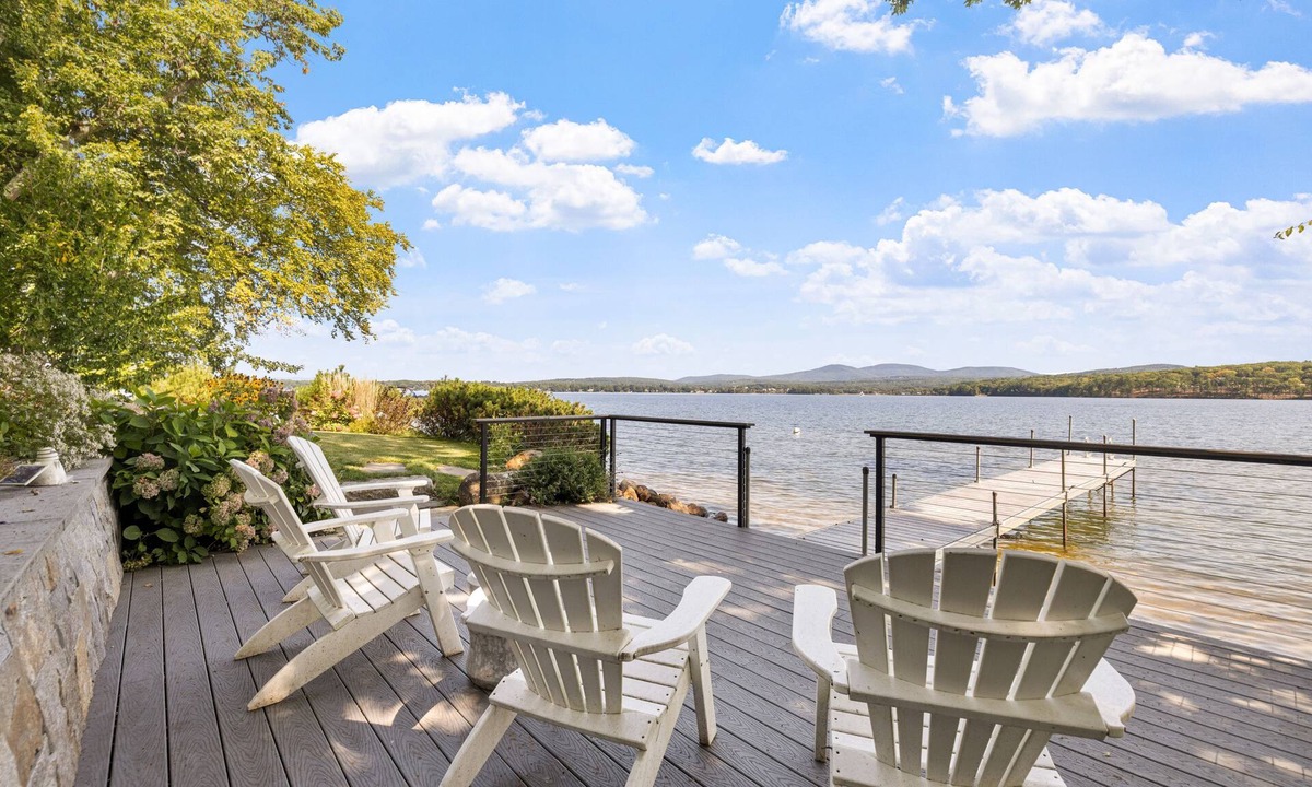 Laconia House | Point Comfort On Lake Winnisquam