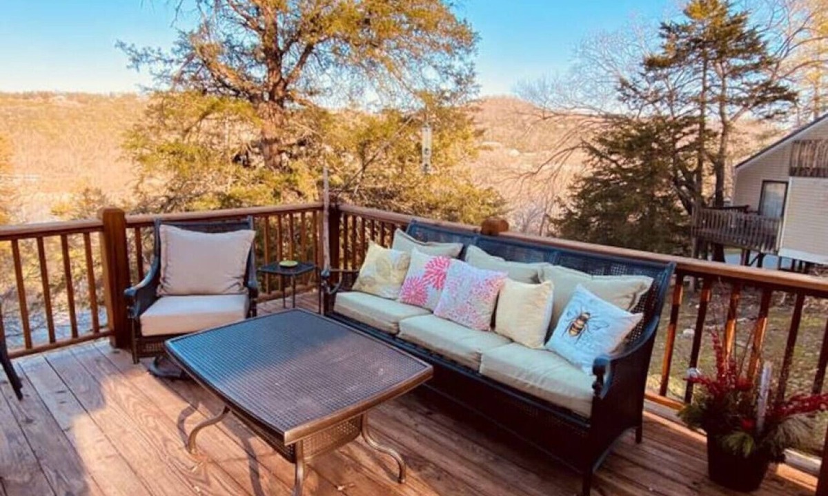 Holiday Island Villa | Pool+Lakeview+Wifi@The Big Chill on Table Rock Lake