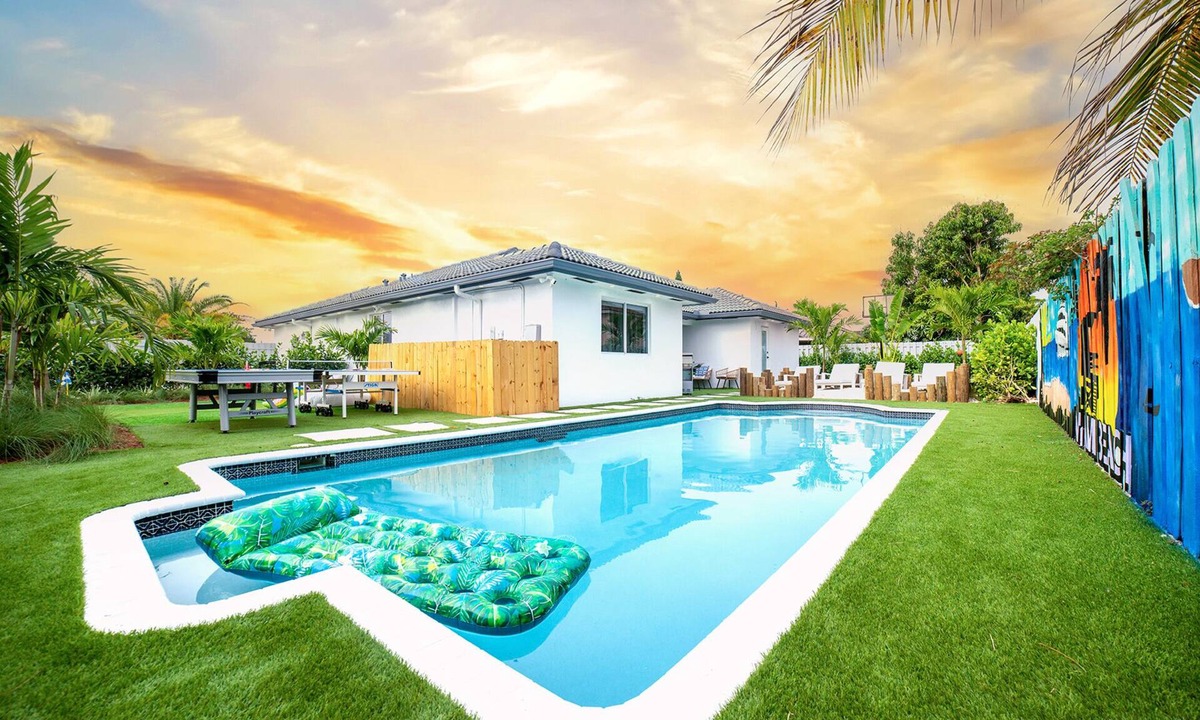 Richmond West House | Pool Oasis BBQ, Games/Near Zoo Miami & Marina