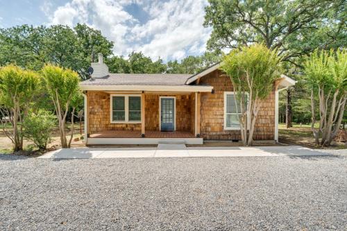 Pottsboro House | Pottboro Vacation Rental w/Private Hot Tub!