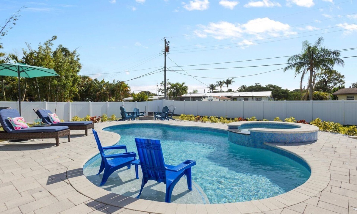Jensen Beach House | Premium Modern Pool Home- 1 Mile to Downtown & 3 Miles to Beaches