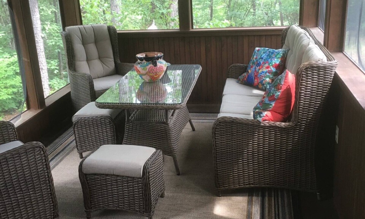 Brownfield House | Privacy surrounds this home with a mountain view and lake access.