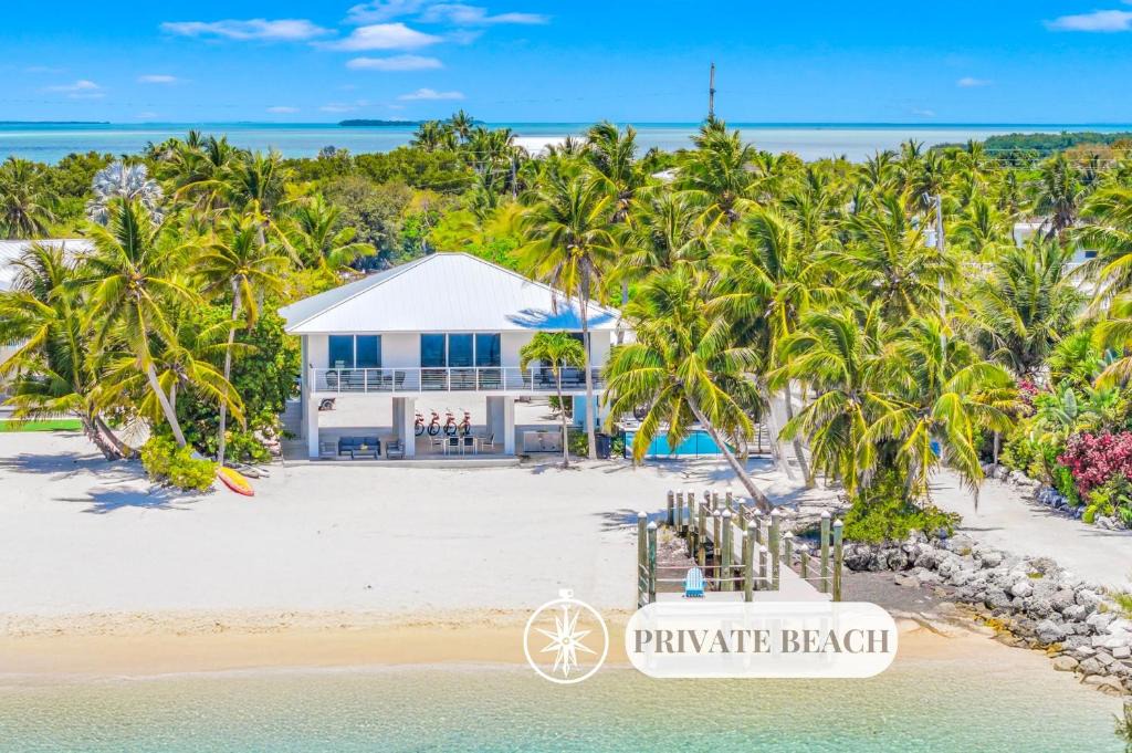 Islamorada House | Private Beach Private overwater dock Heated Pool Mahi Key