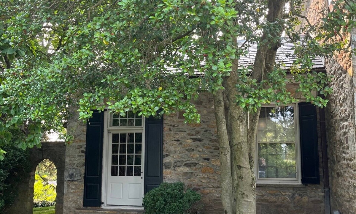 The Plains House | Private, Independent Country Capsule on Magnificent Manor