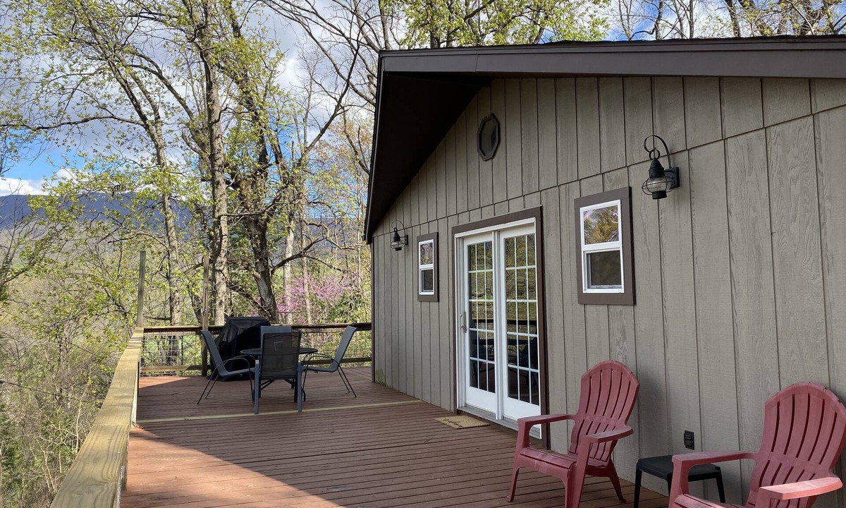 Stanley Cabin | Private Mountaintop Cabin w/ Views! (Pet Friendly)