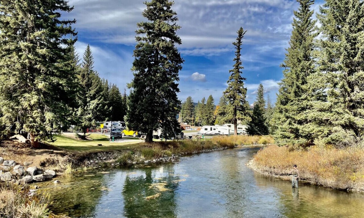 Blairmore Cabin | Quaint Riverside Cabin # 1