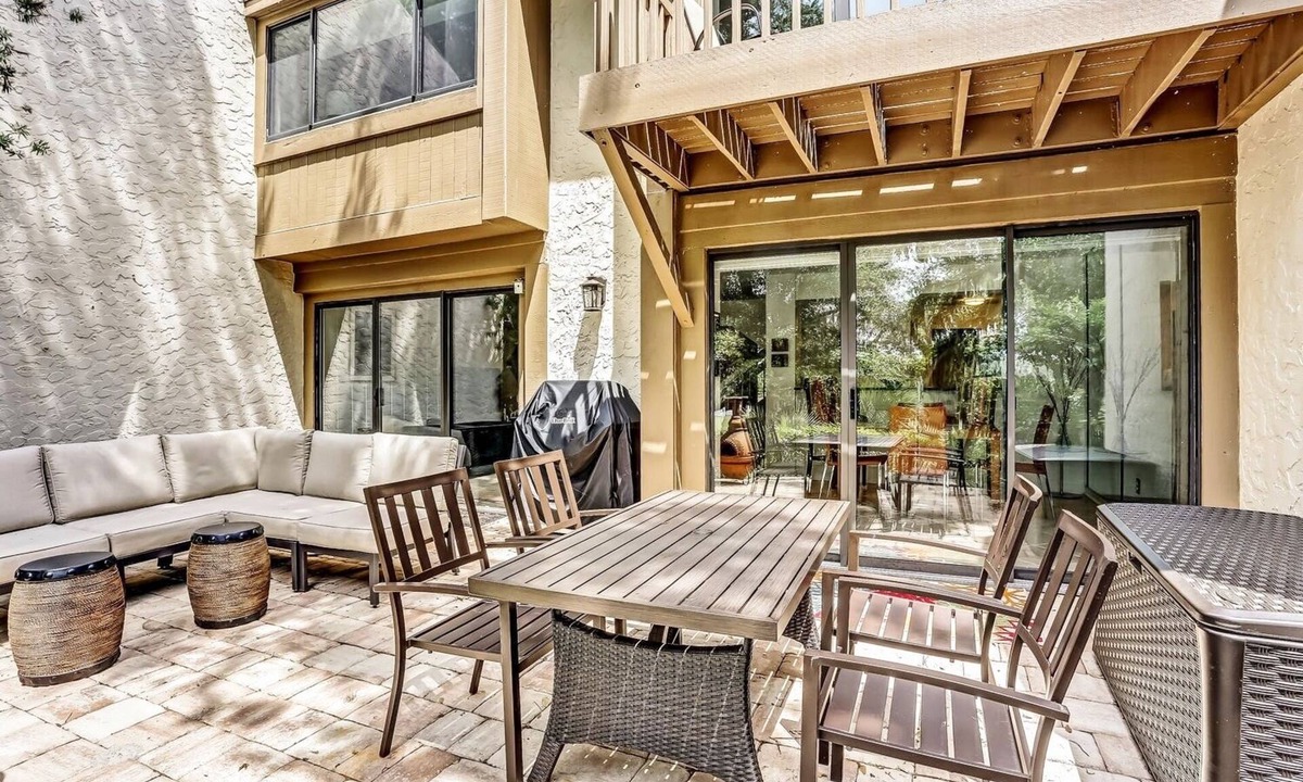 Fernandina Beach House | Quiet, Beautifully Updated Amelia Island Townhouse - Only 5 Minute Walk to Beach!