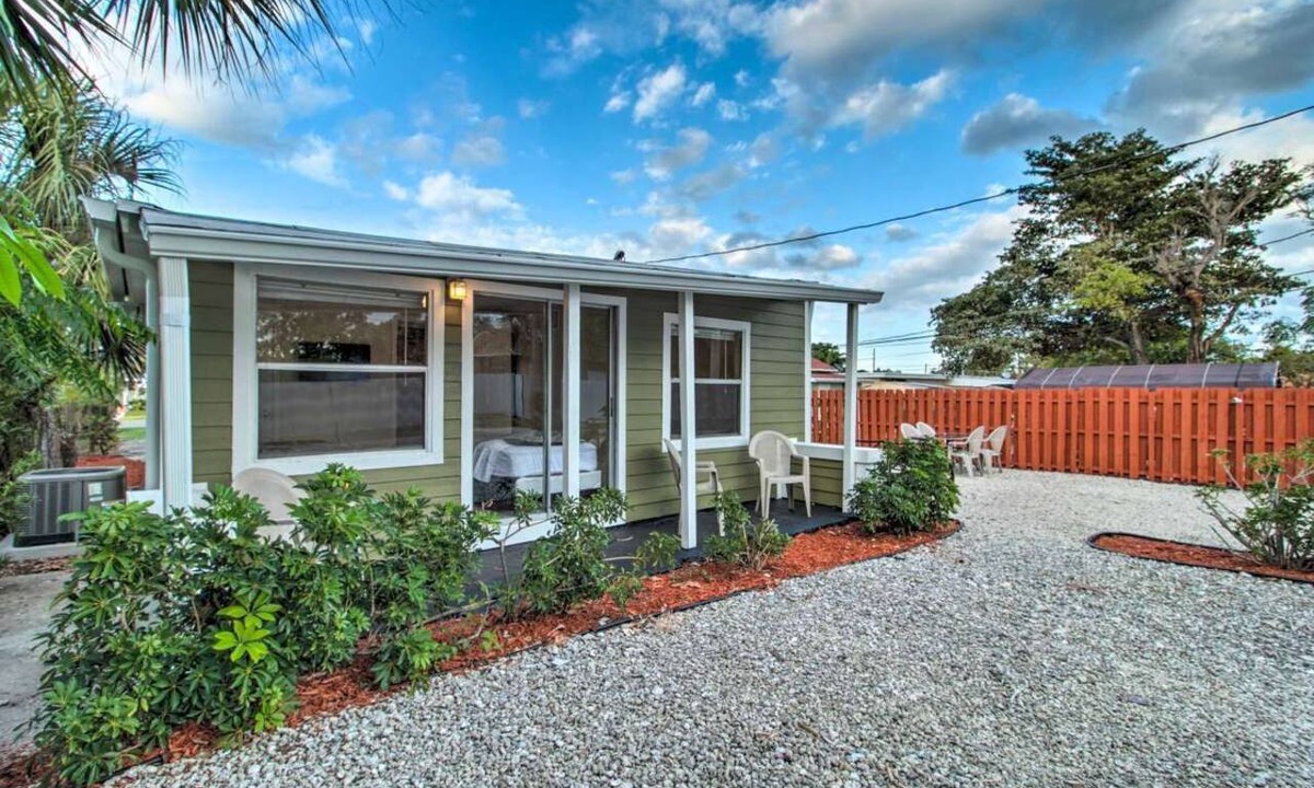 Southwest Apartment | Quiet - Central - Big Parking - Outdoor Area