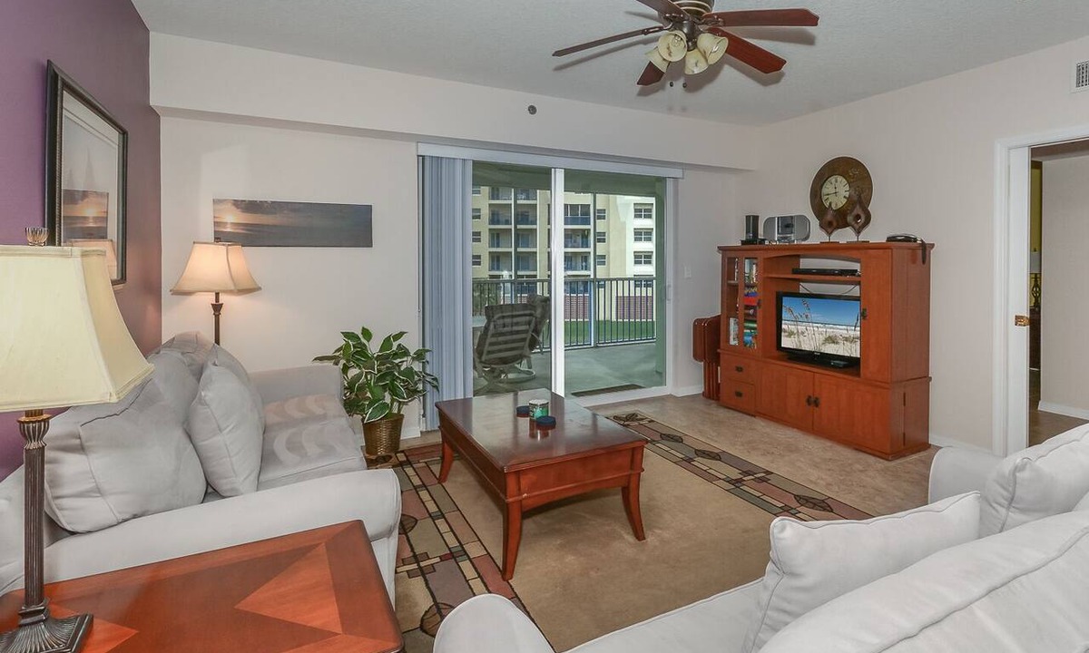 New Smyrna Beach Condo | Quiet Get-Away/Oceanwalk/Close to Amenites & Beach Access/Water view/OW15-306