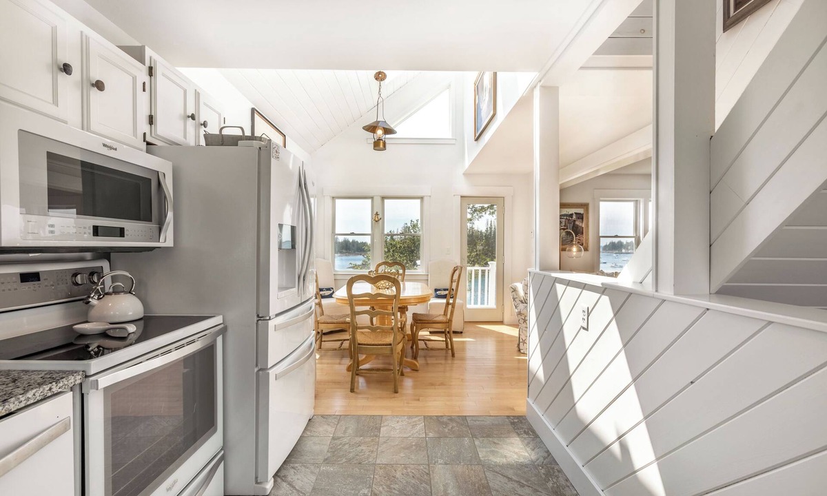 Port Clyde Cottage | Raspberry Cottage: Above Port Clyde Village, Ocean Front Cottage, with Views of the Harbor