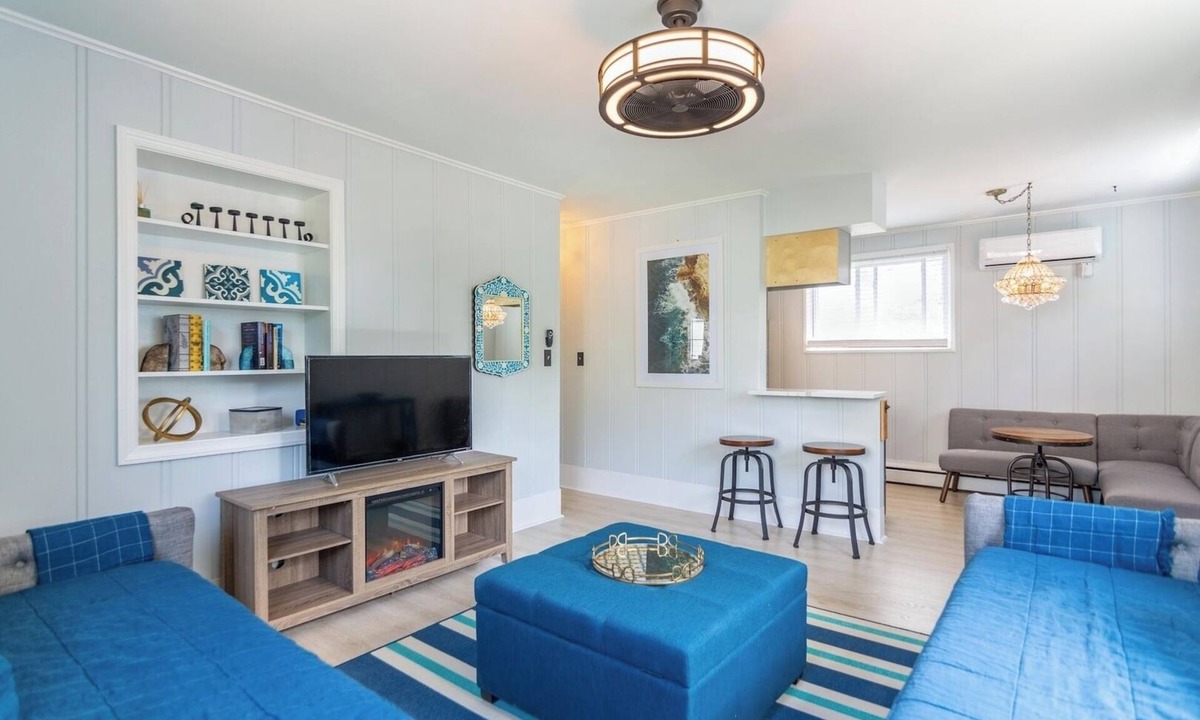 Annapolis Condo | Renovated Apt In Historic Dist w/2 Parking Spots