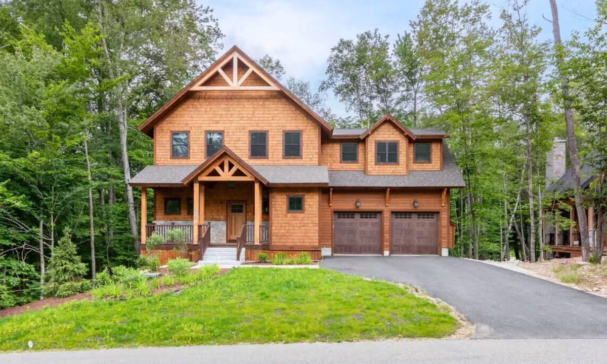 Lincoln House | Riverfront Luxury at South Peak, Hot Tub, Fire Pit, Sleeps 14