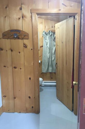 Durham Bridge House | Riverfront Rustic Cottage