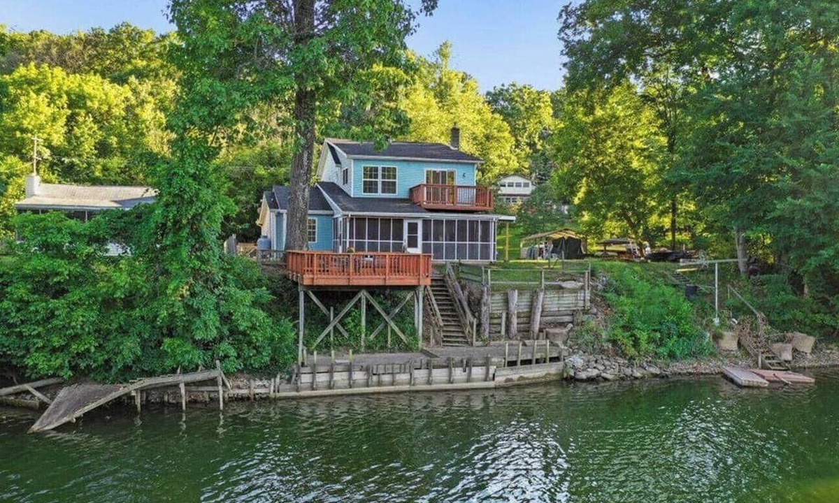 Front Royal House | Rivers Edge Retreat