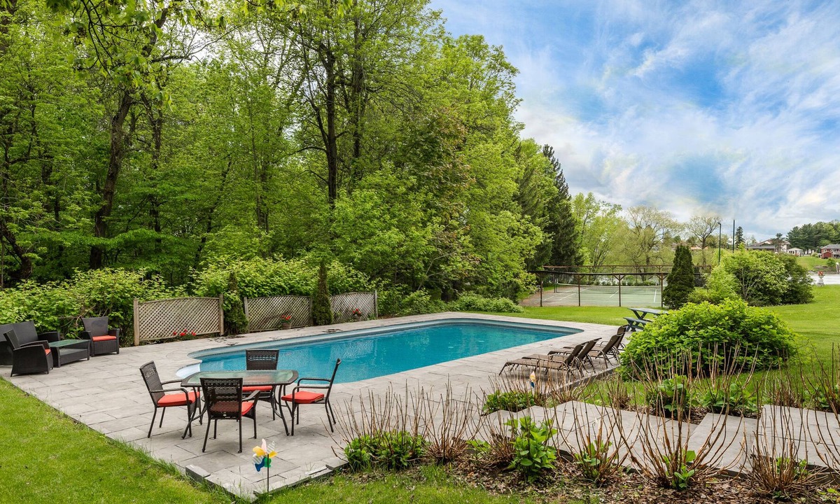 Saint-Ours Villa | Rolland Manor