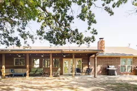 Checotah House | Rolling Oaks Retreat on Eufaula Lake, OK