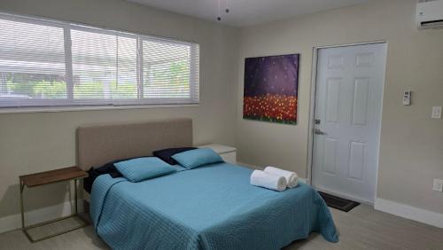 Liberty City House | Room near Design District