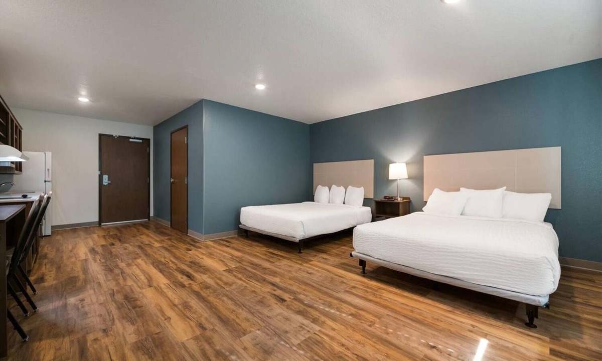 Rockledge Hotel | Room with Kitchen Near Cocoa Beach & Kennedy Space Center – Just 14 Miles Awa