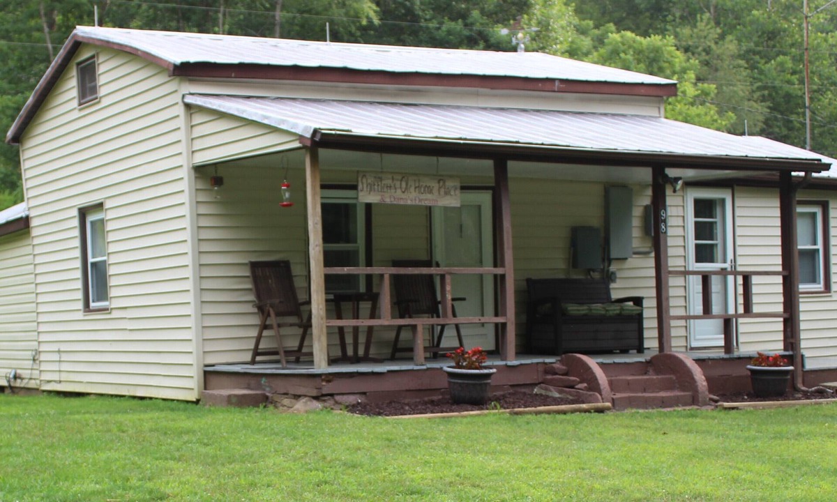 Stanardsville Cabin | Rural Cabin along Swift Run River, ten minutes from Shenandoah National Park.
