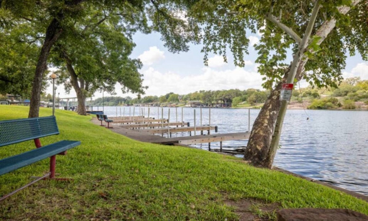 Burnet RV Rental | RV Site - Pull Through 35