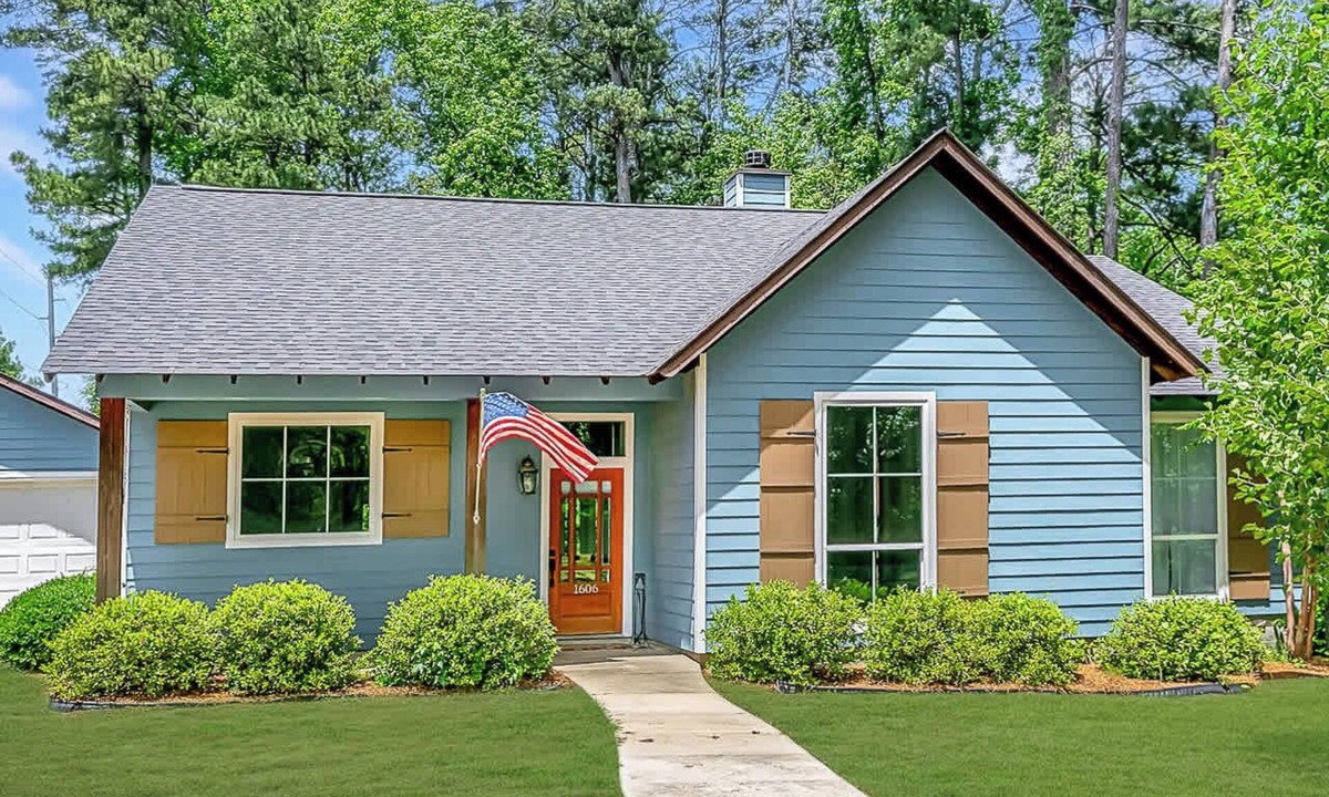 Ruston House | Safe Location; Comfortable & Cozy; King Beds