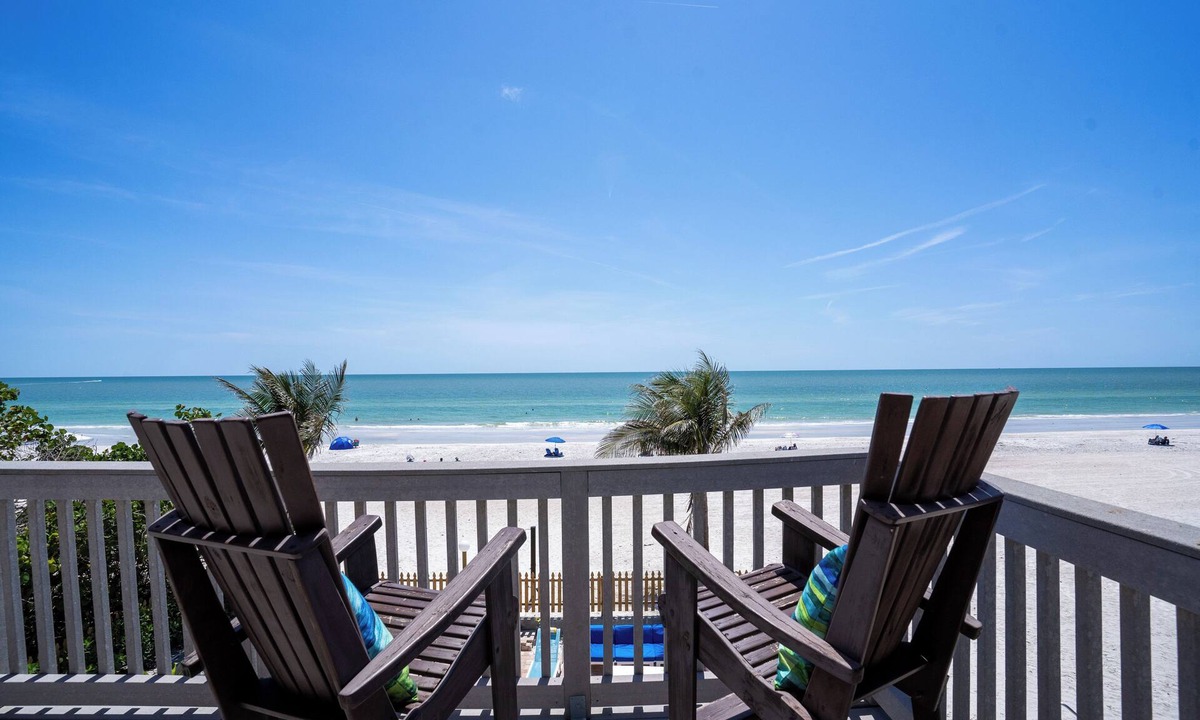 Indian Shores Condo | SALE! Sunset Suite Pool/hot tub Open at Casa Gia Condo Beach front Indian Shores
