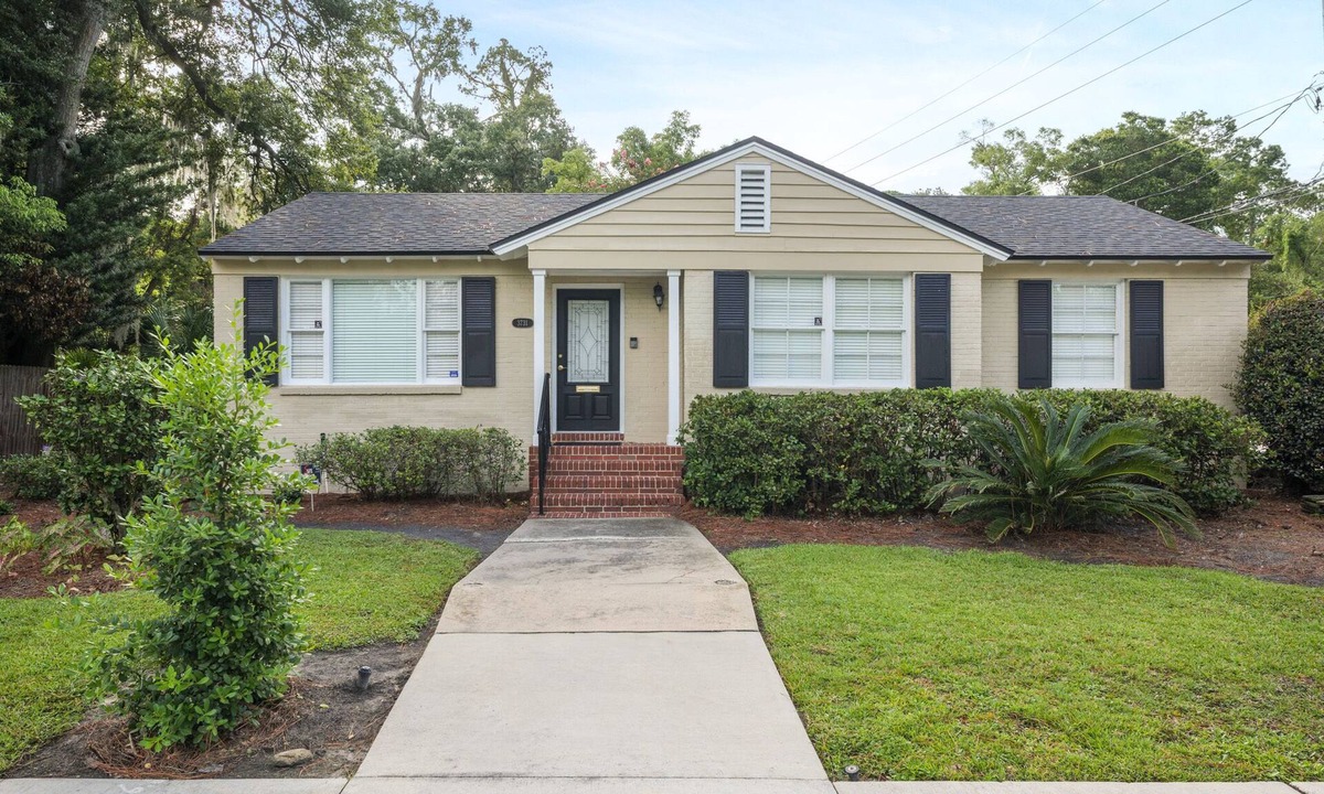 South Riverside House | San Marco Charmer, unique, comfy, close to everything. Pet friendly.